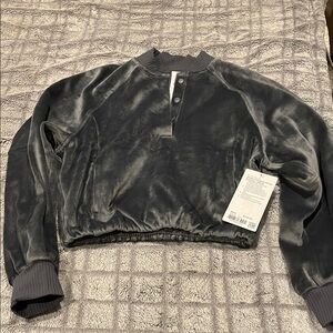 Lululemon scuba cropped Henley size Xs/s